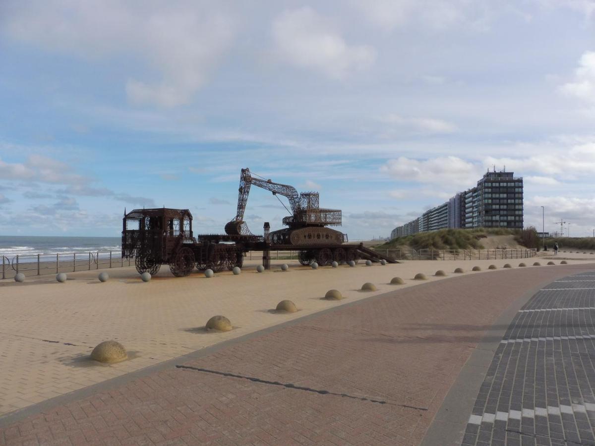 Studio On The Beach With Sea View Middelkerke Eksteriør billede