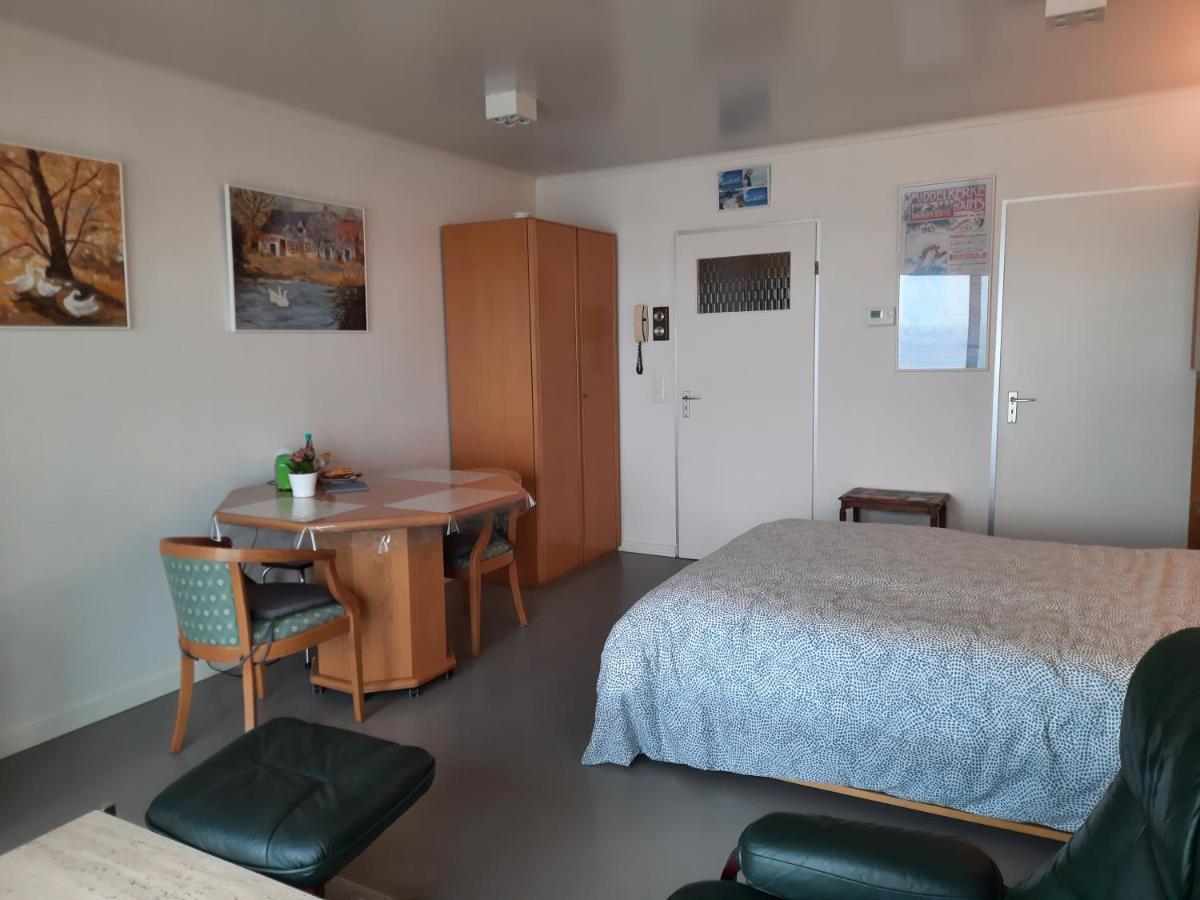 Studio On The Beach With Sea View Middelkerke Eksteriør billede
