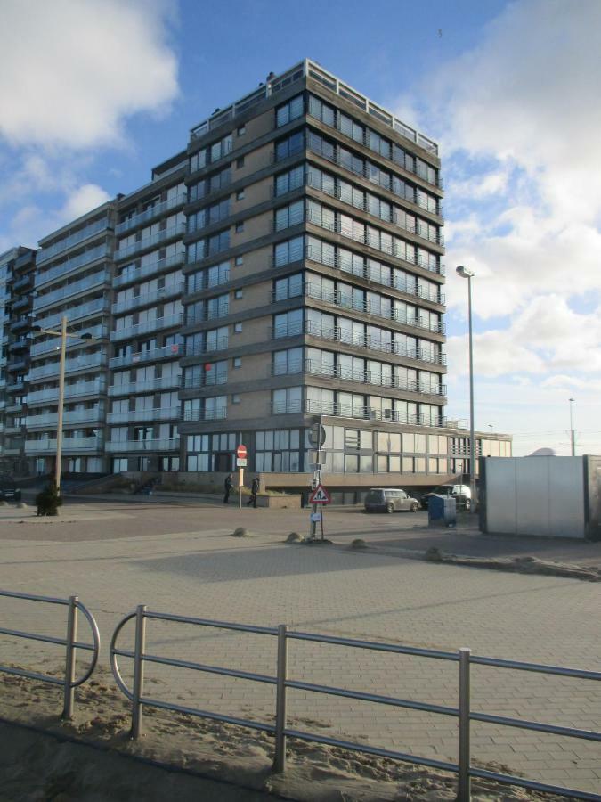 Studio On The Beach With Sea View Middelkerke Eksteriør billede